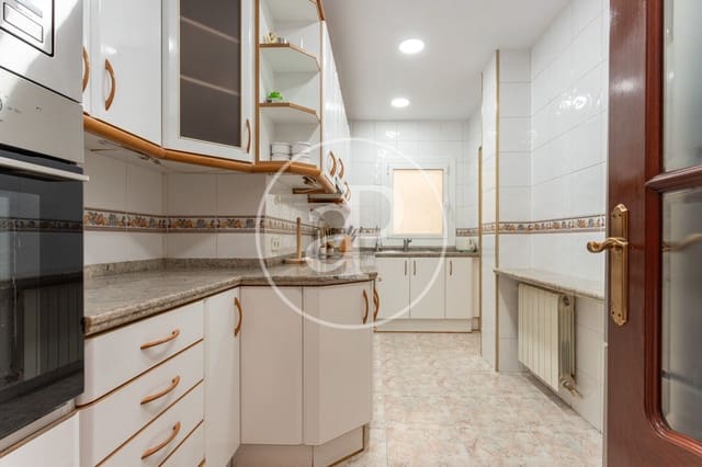 4 bedroom Apartment for rent in Les Corts, Barcelona city - € 1,882 (Ref: 9911036)