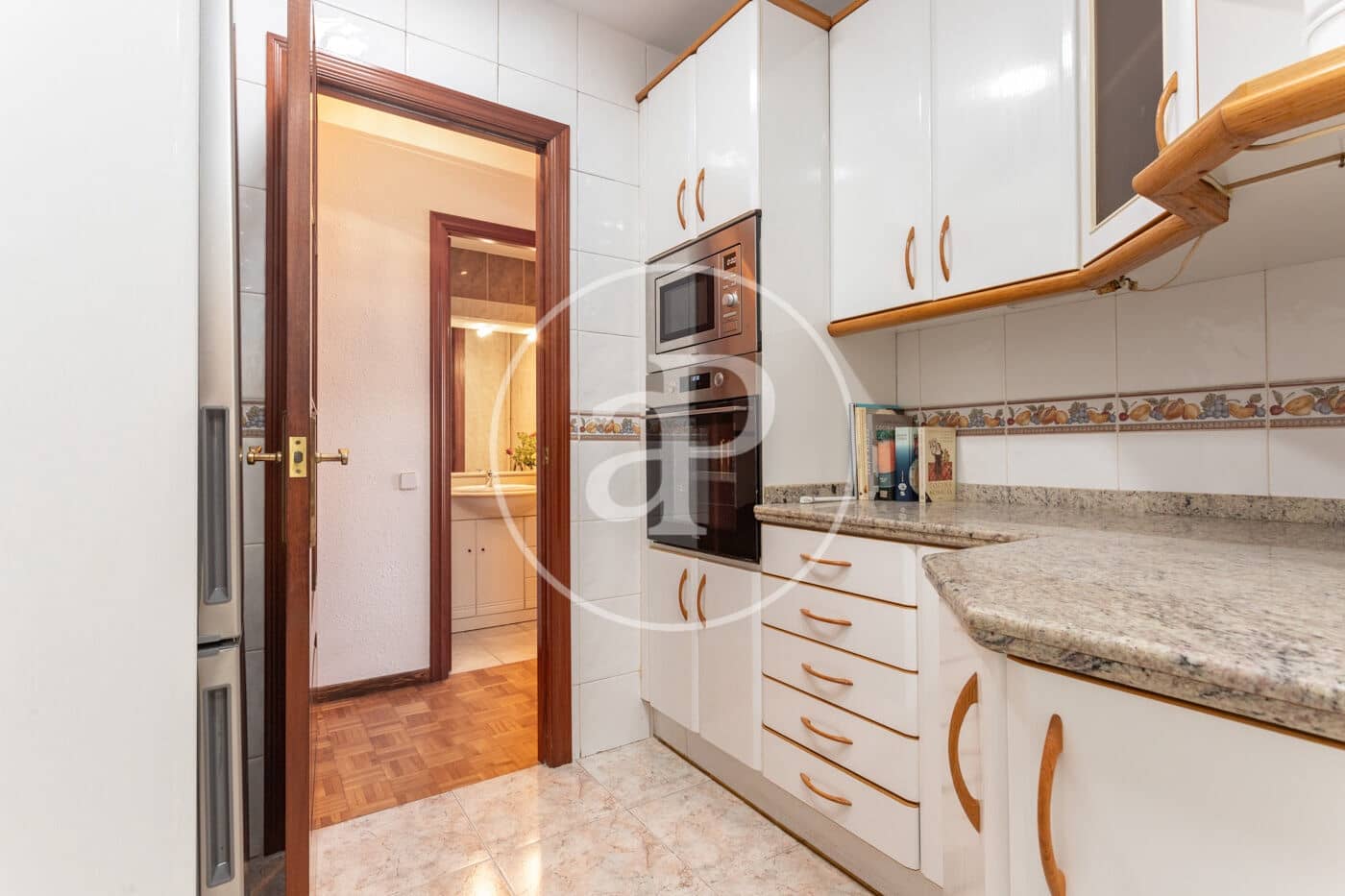 4 bedroom Apartment for rent in Barcelona city - € 1,882 (Ref: 9911036)