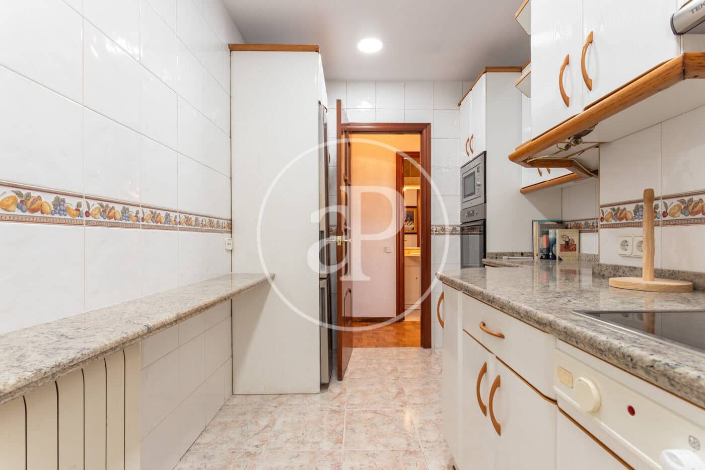 4 bedroom Apartment for rent in Barcelona city - € 1,882 (Ref: 9911036)