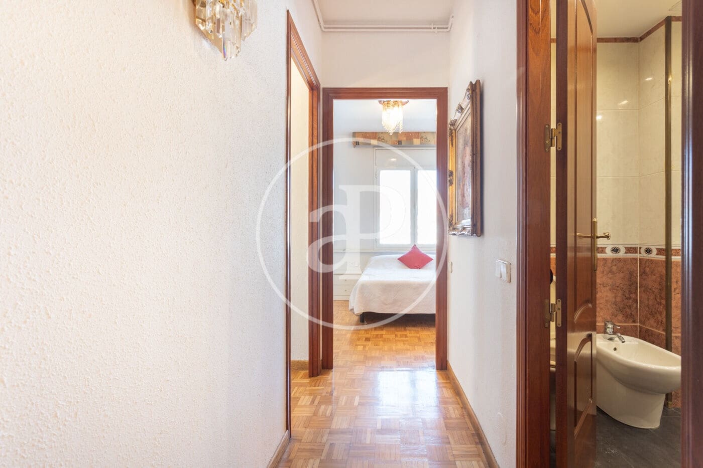 4 bedroom Apartment for rent in Barcelona city - € 1,882 (Ref: 9911036)