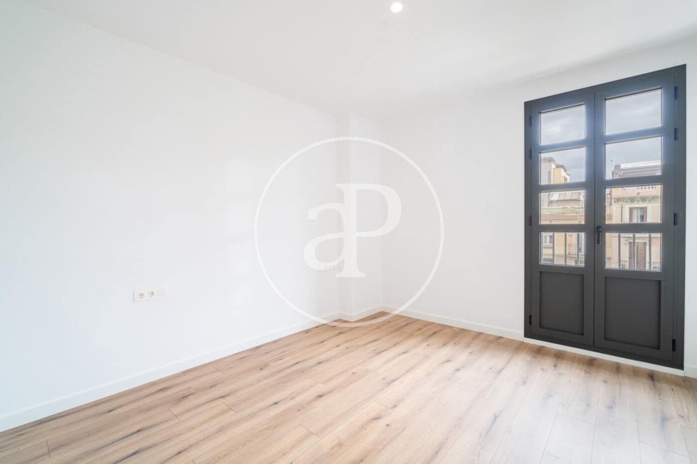 2 bedroom Apartment for rent in Barcelona city - € 2,300 (Ref: 9911038)