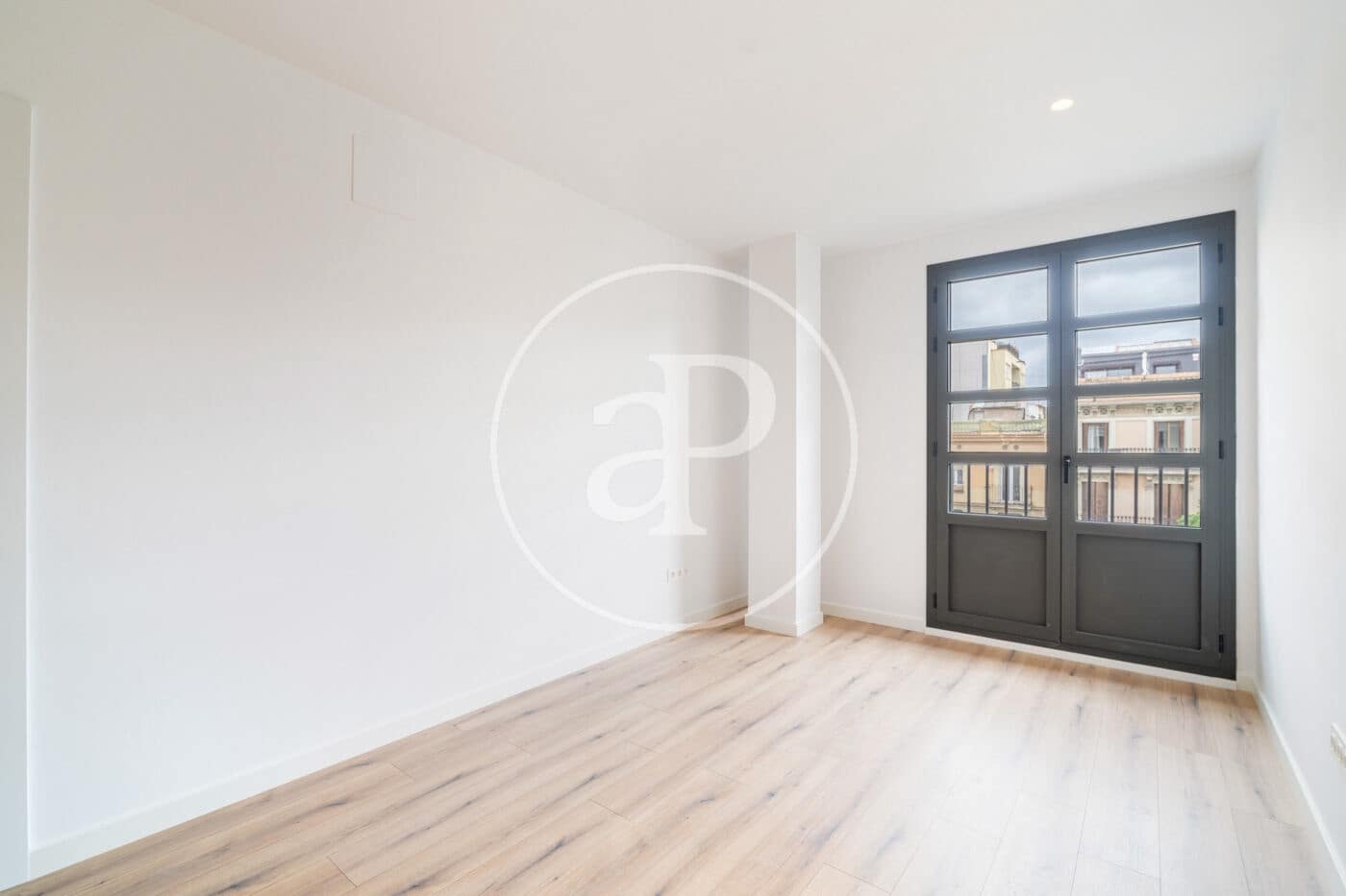2 bedroom Apartment for rent in Barcelona city - € 2,300 (Ref: 9911038)