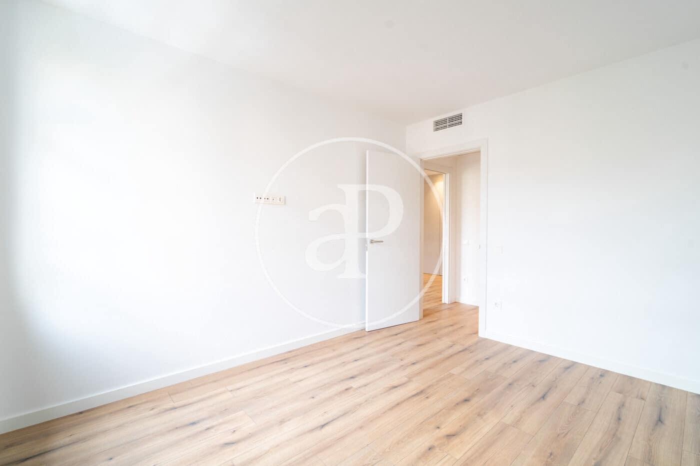 2 bedroom Apartment for rent in Barcelona city - € 2,300 (Ref: 9911038)