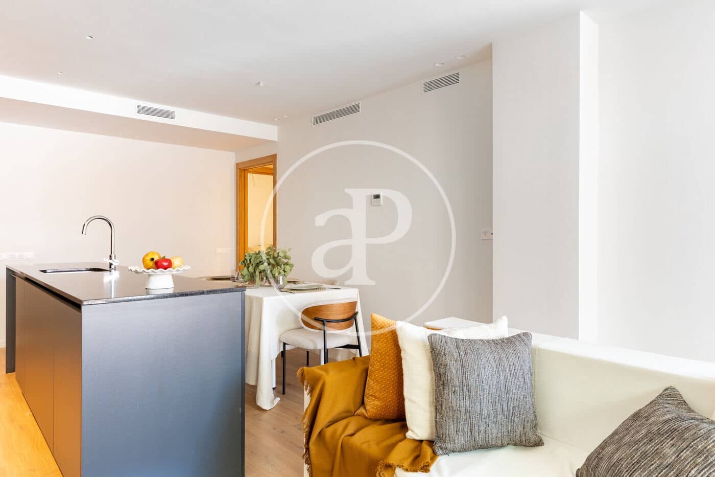 3 bedroom Apartment for sale in Sant Cugat del Valles - € 590,000 (Ref: 9911040)