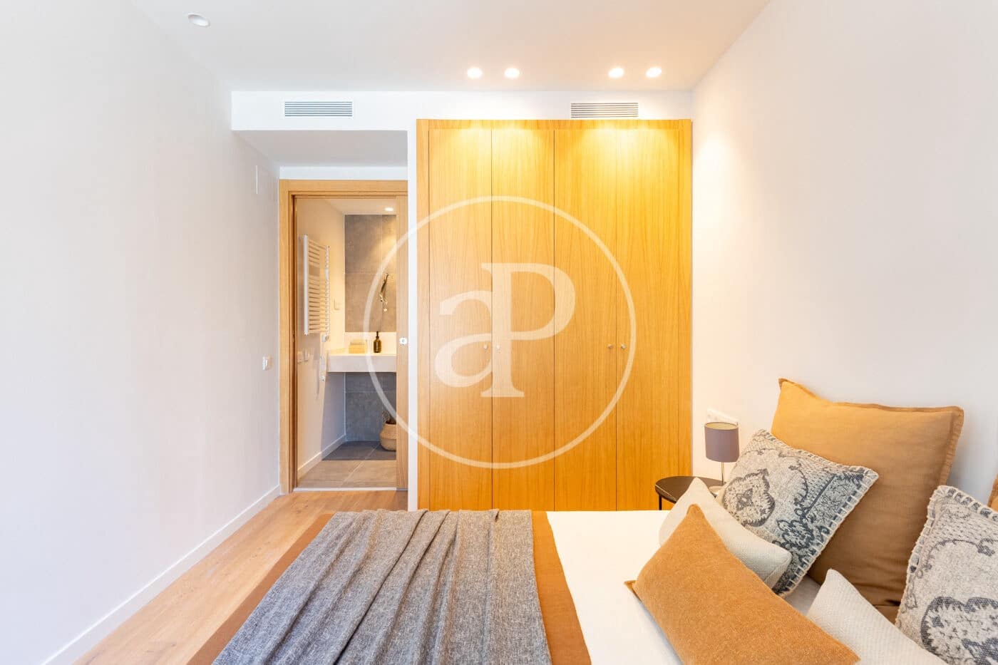 3 bedroom Apartment for sale in Sant Cugat del Valles - € 590,000 (Ref: 9911040)