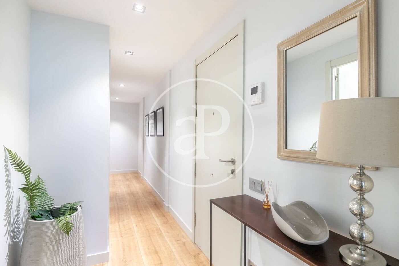 3 slaapkamer Appartement te huur in Barcelona stad - € 3.200 (Ref: 9911041)