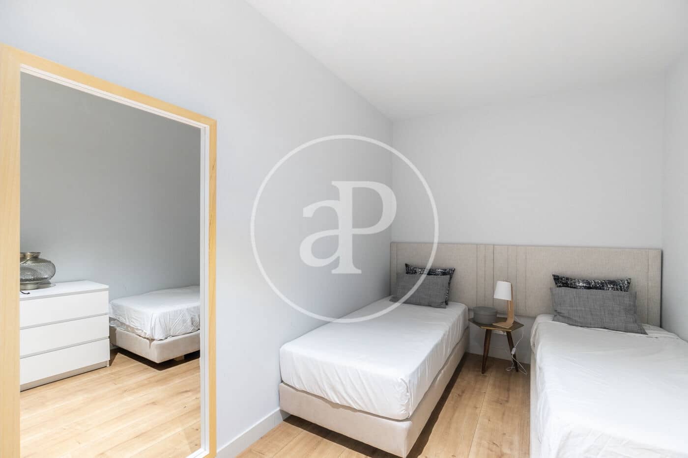 3 slaapkamer Appartement te huur in Barcelona stad - € 3.200 (Ref: 9911041)