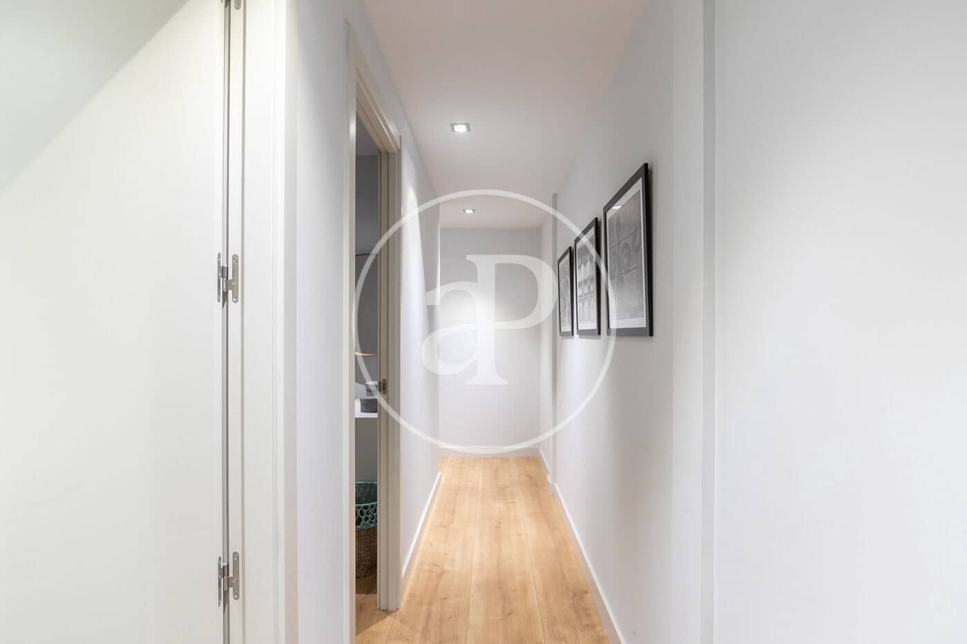 3 slaapkamer Appartement te huur in Barcelona stad - € 3.200 (Ref: 9911041)