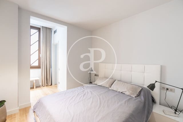 3 bedroom Apartment for rent in L'Antiga Esquerra de L'Eixample, Barcelona city - € 3,200 (Ref: 9911041)