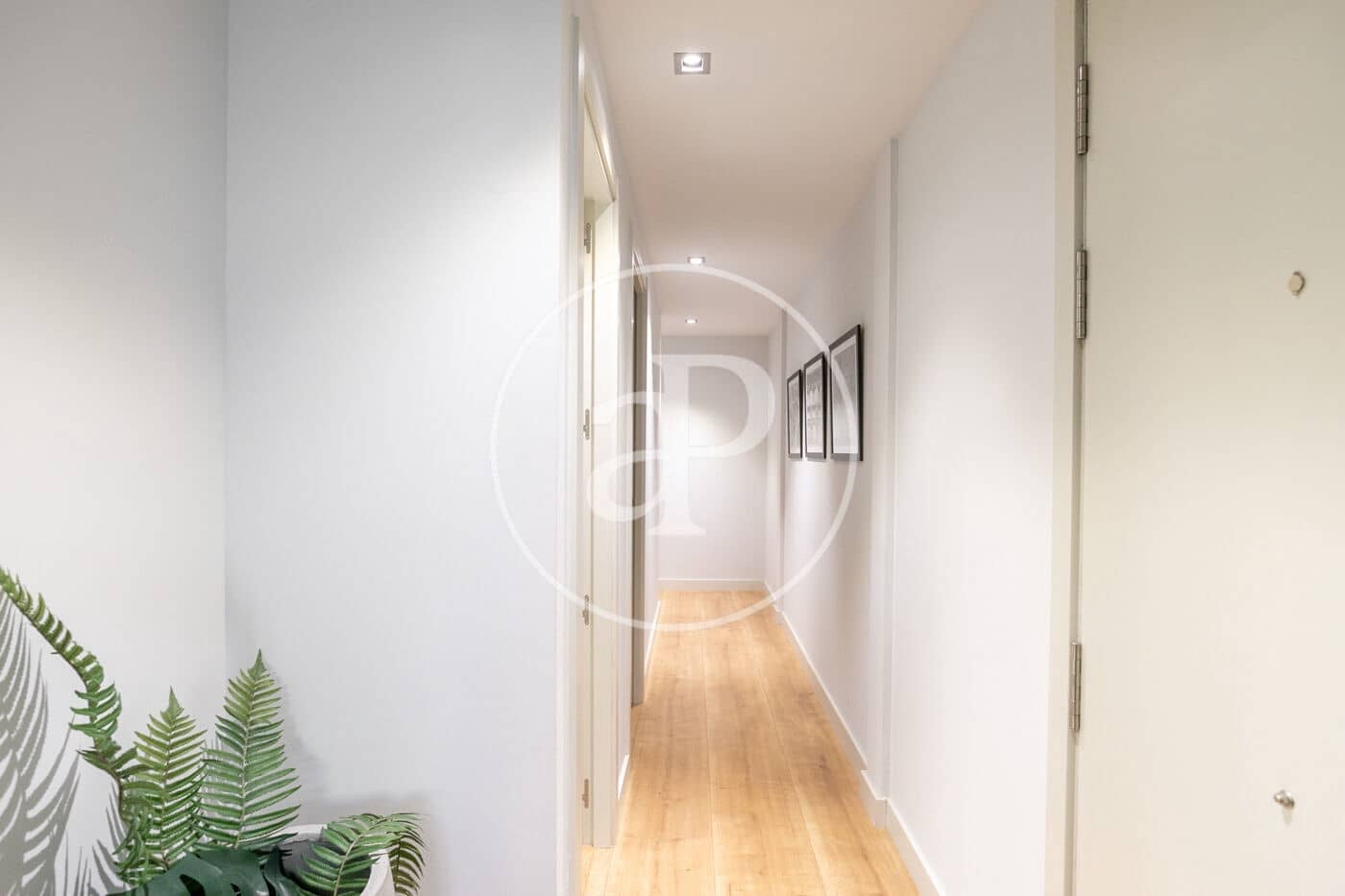 3 slaapkamer Appartement te huur in Barcelona stad - € 3.200 (Ref: 9911041)