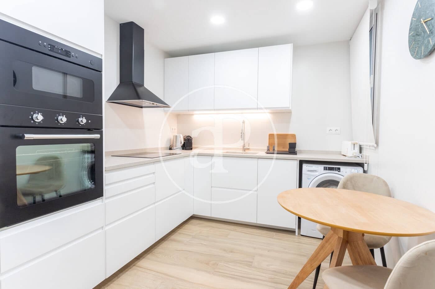 4 bedroom Apartment for rent in Barcelona city - € 2,800 (Ref: 9911042)