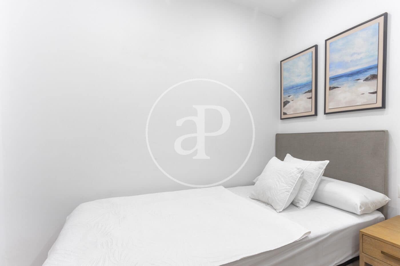 4 bedroom Apartment for rent in Barcelona city - € 2,800 (Ref: 9911042)