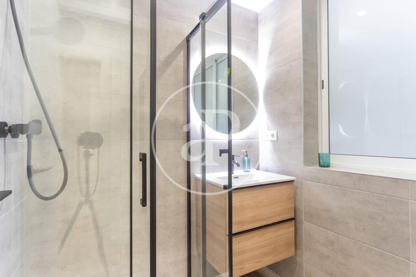 4 bedroom Apartment for rent in Barcelona city - € 2,800 (Ref: 9911042)