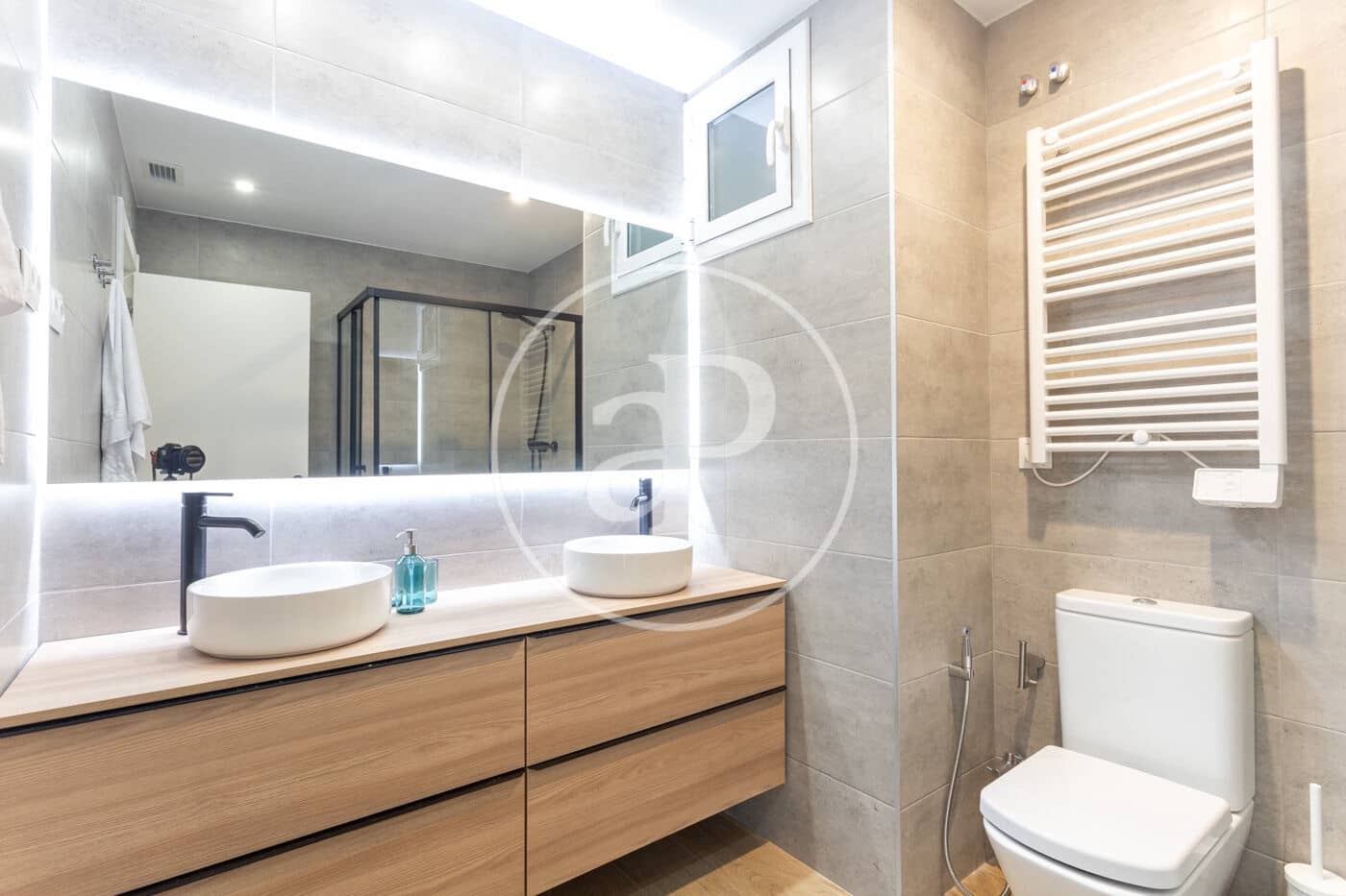 4 bedroom Apartment for rent in Barcelona city - € 2,800 (Ref: 9911042)