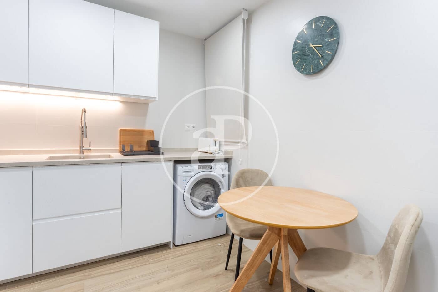 4 bedroom Apartment for rent in Barcelona city - € 2,800 (Ref: 9911042)