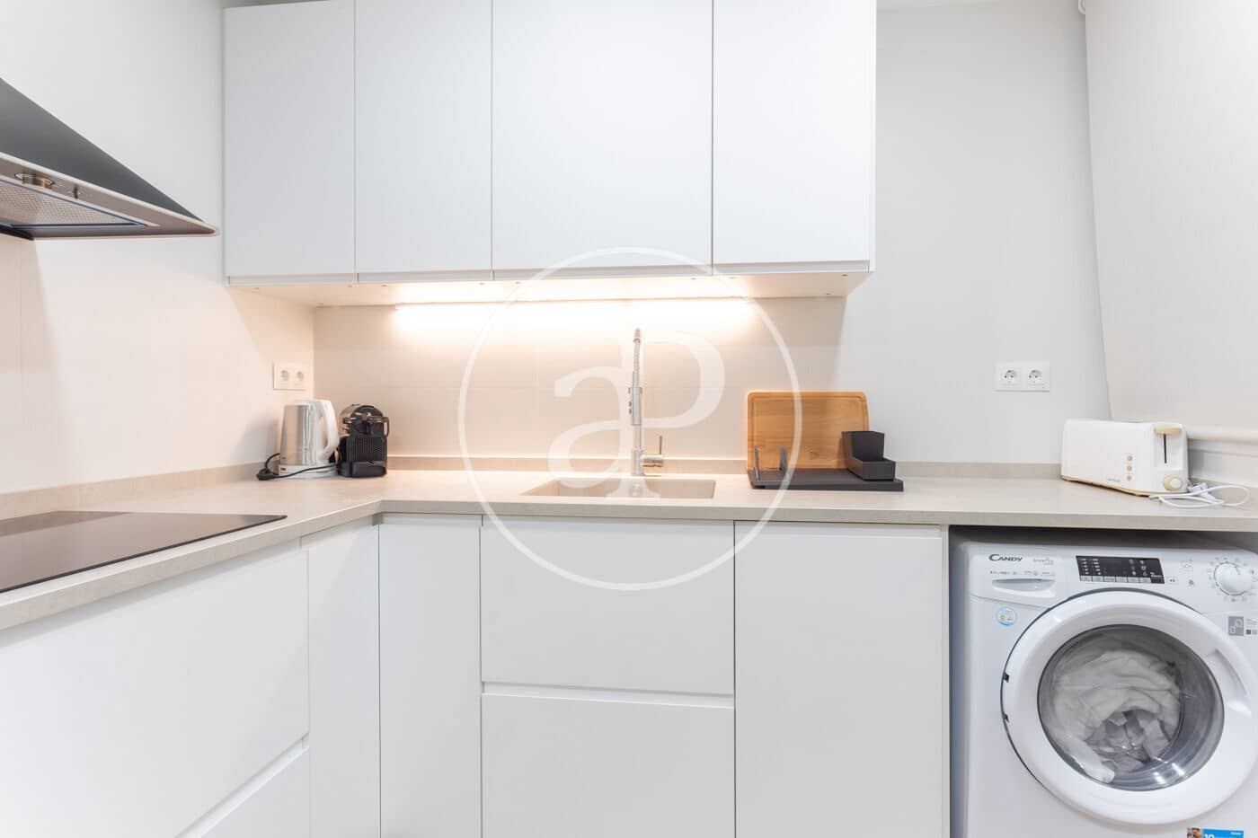 4 bedroom Apartment for rent in Barcelona city - € 2,800 (Ref: 9911042)