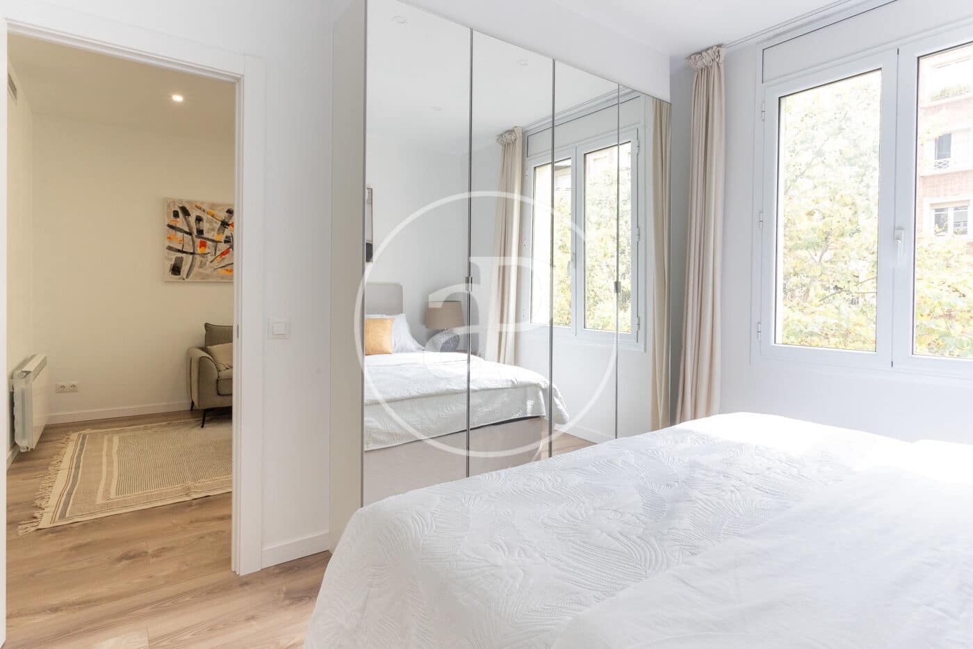 4 bedroom Apartment for rent in Barcelona city - € 2,800 (Ref: 9911042)