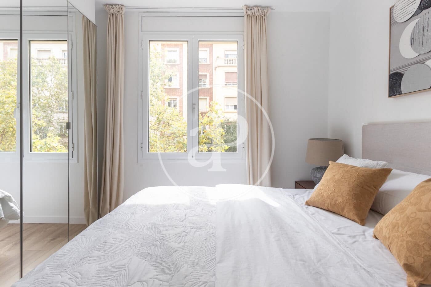 4 bedroom Apartment for rent in Barcelona city - € 2,800 (Ref: 9911042)