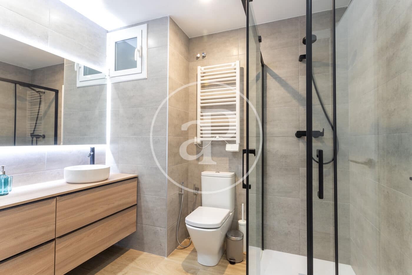 4 bedroom Apartment for rent in Barcelona city - € 2,800 (Ref: 9911042)