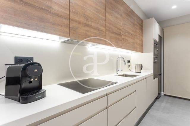 2 slaapkamer Appartement te huur in L'Antiga Esquerra de L'Eixample, Barcelona stad - € 2.650 (Ref: 9911043)