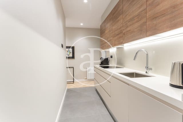 2 slaapkamer Appartement te huur in L'Antiga Esquerra de L'Eixample, Barcelona stad - € 2.650 (Ref: 9911043)