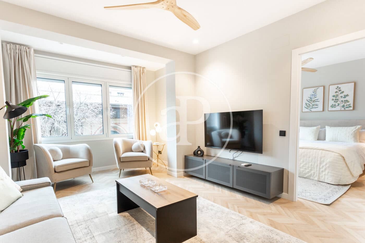 2 slaapkamer Appartement te huur in Barcelona stad - € 2.650 (Ref: 9911043)