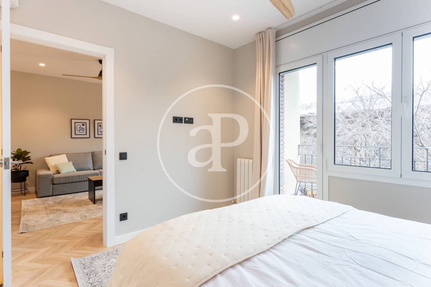 2 slaapkamer Appartement te huur in Barcelona stad - € 2.650 (Ref: 9911043)