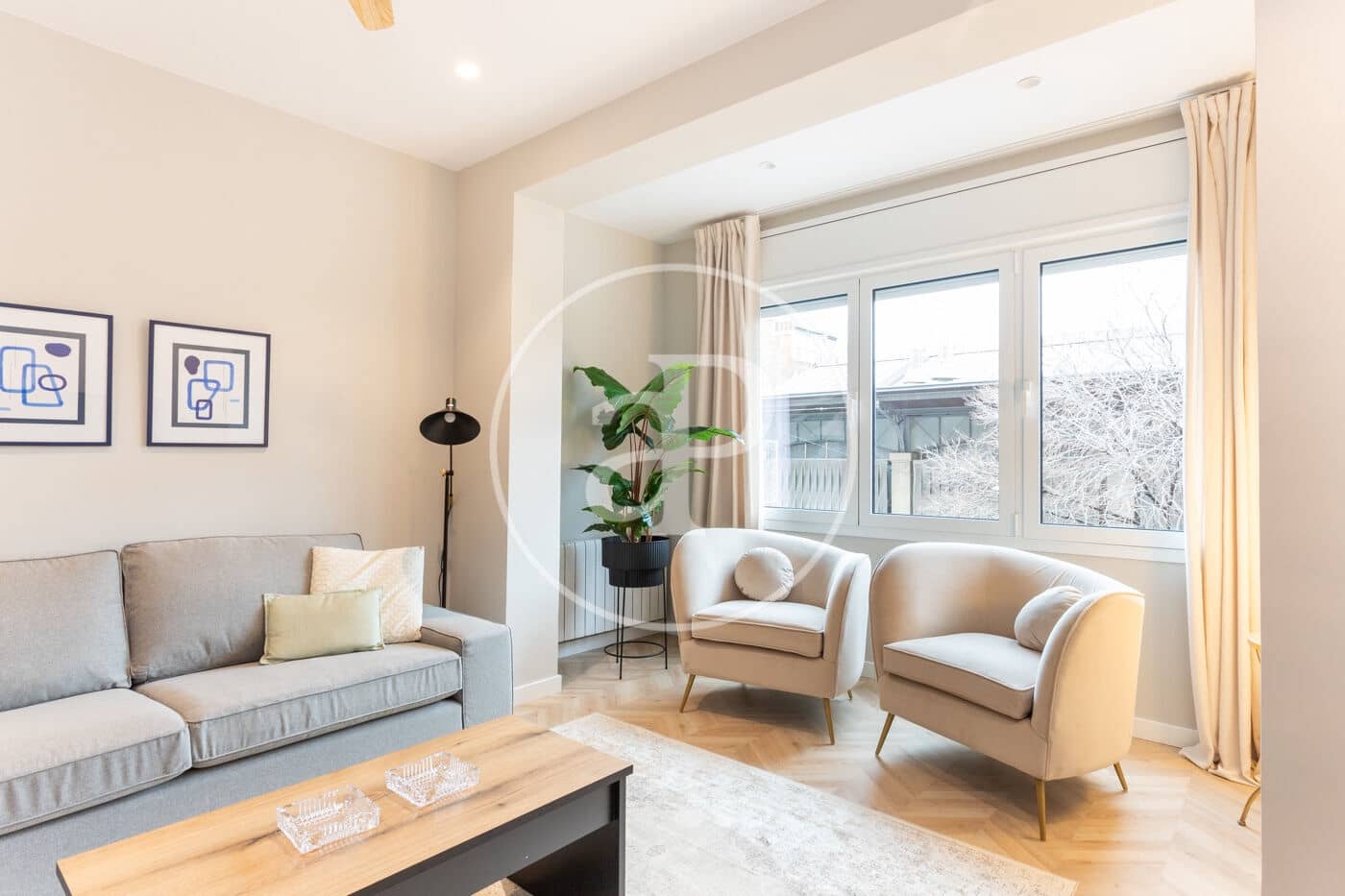 2 slaapkamer Appartement te huur in Barcelona stad - € 2.650 (Ref: 9911043)