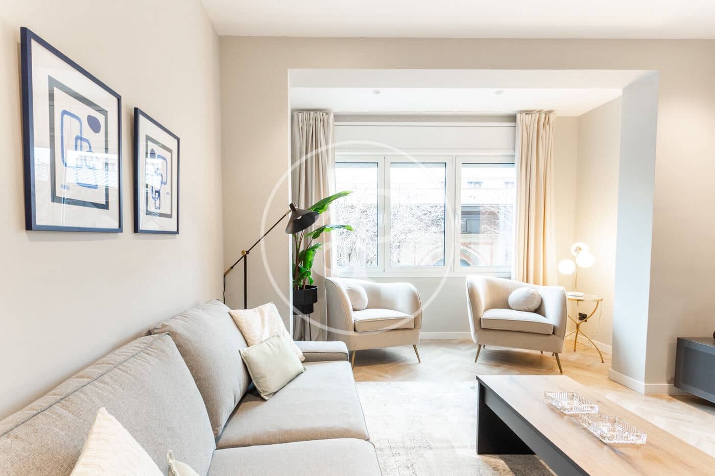 2 slaapkamer Appartement te huur in Barcelona stad - € 2.650 (Ref: 9911043)
