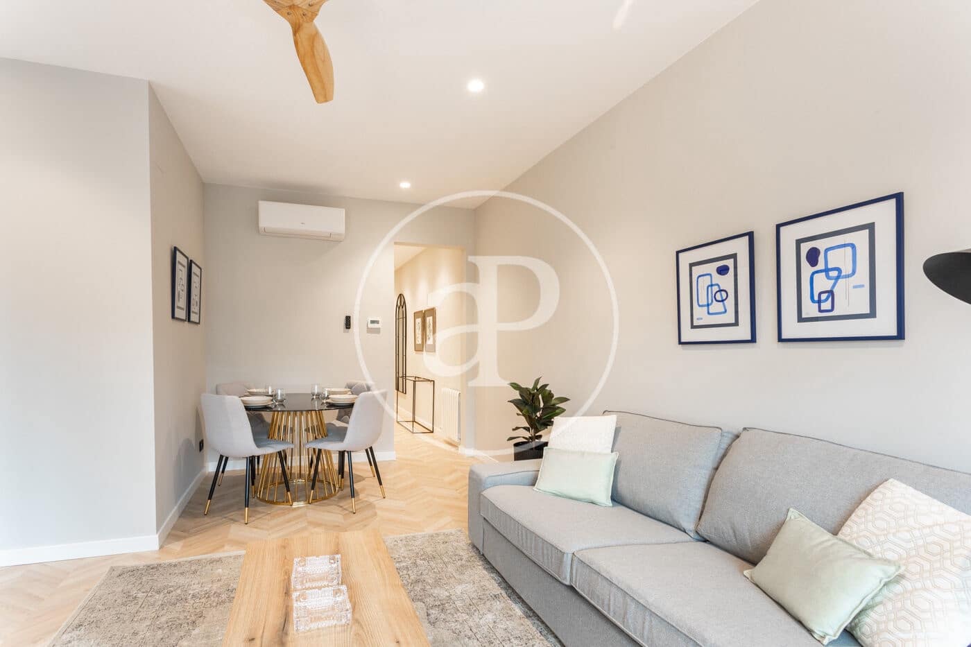 2 slaapkamer Appartement te huur in Barcelona stad - € 2.650 (Ref: 9911043)