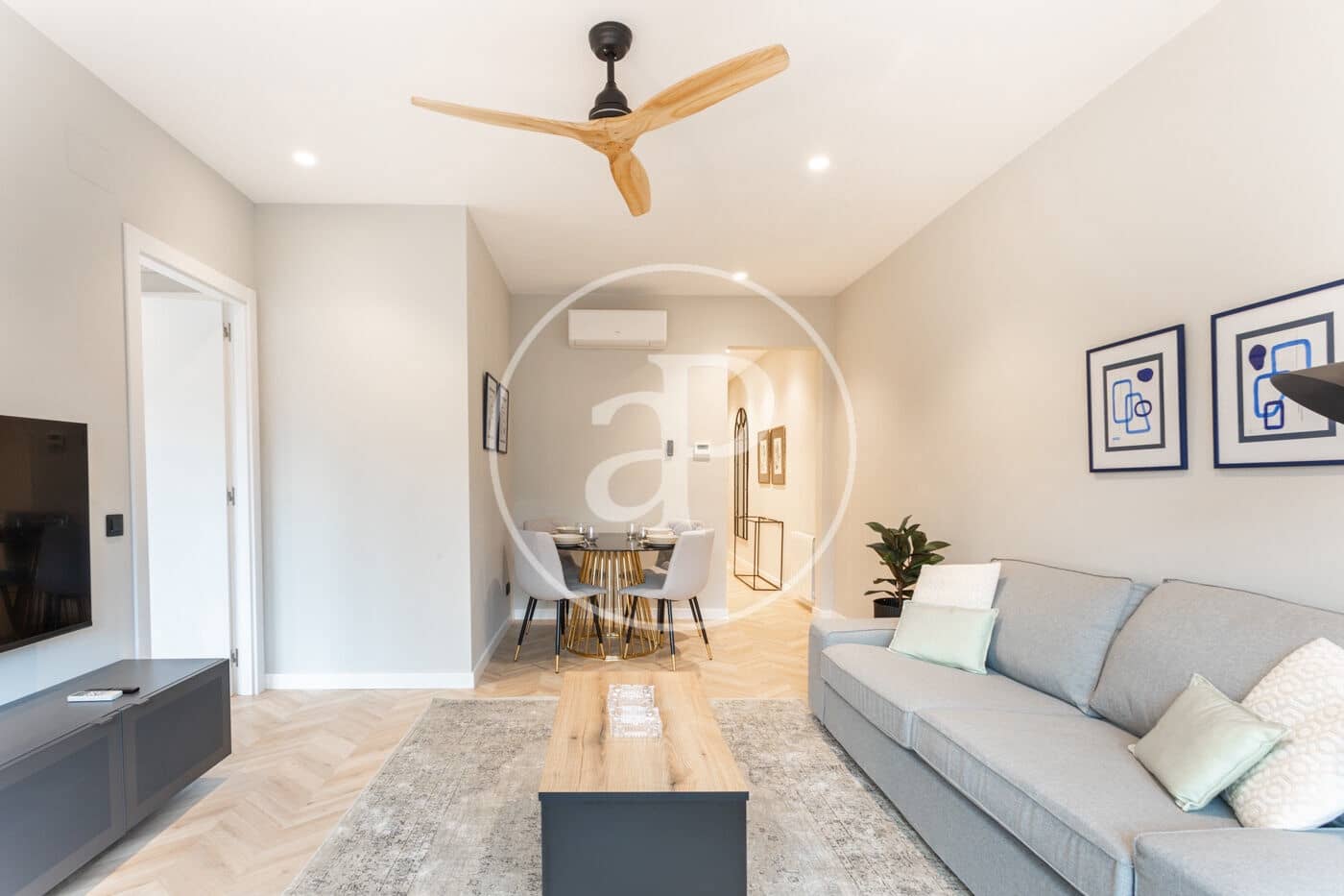 2 slaapkamer Appartement te huur in Barcelona stad - € 2.650 (Ref: 9911043)