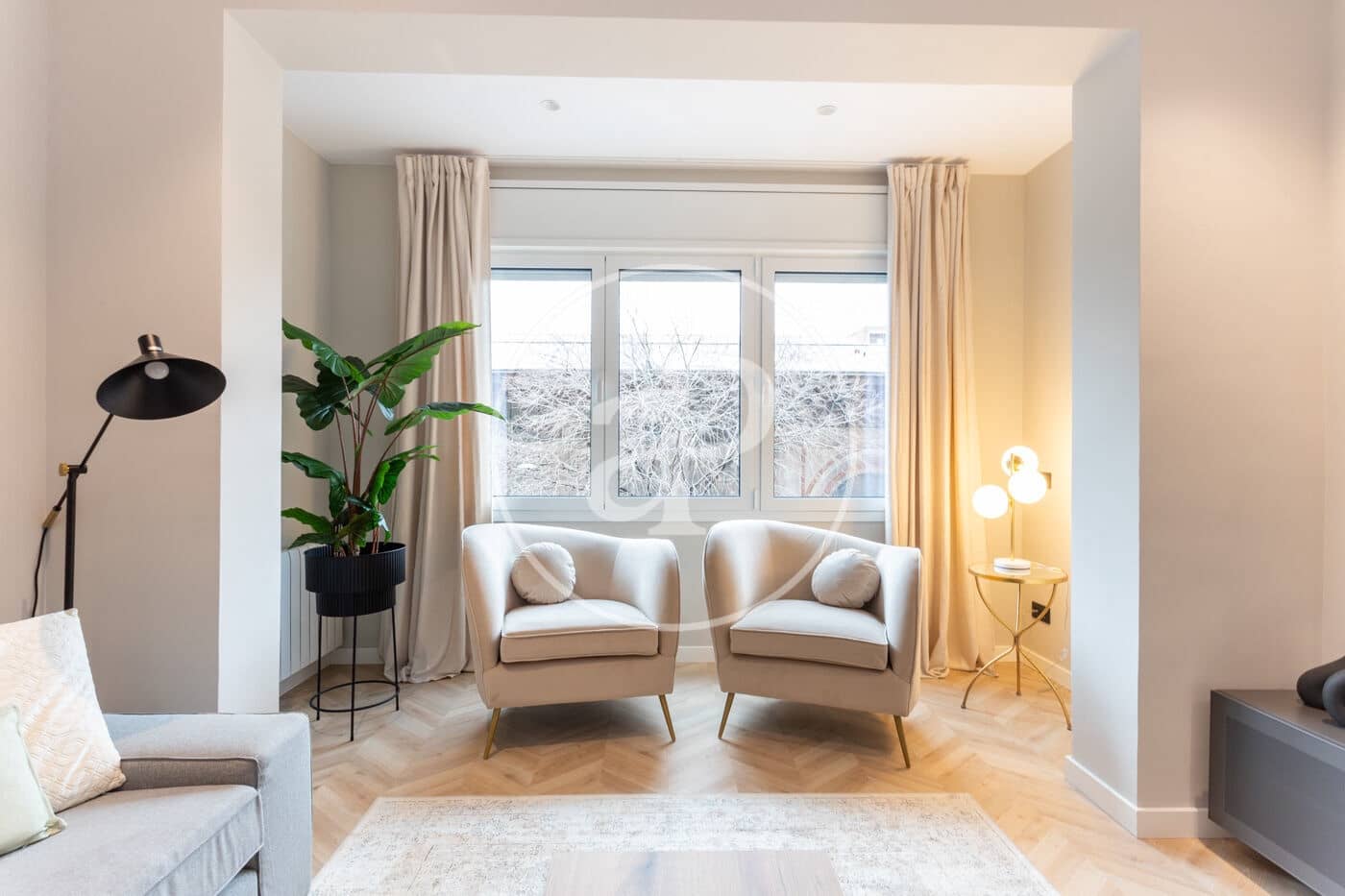 2 slaapkamer Appartement te huur in Barcelona stad - € 2.650 (Ref: 9911043)