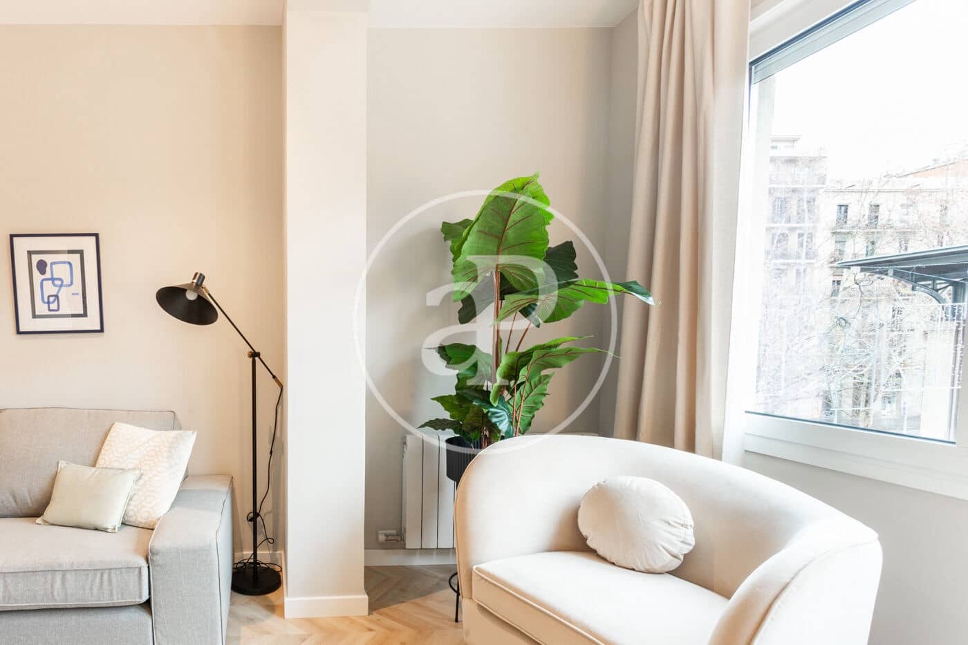 2 slaapkamer Appartement te huur in Barcelona stad - € 2.650 (Ref: 9911043)