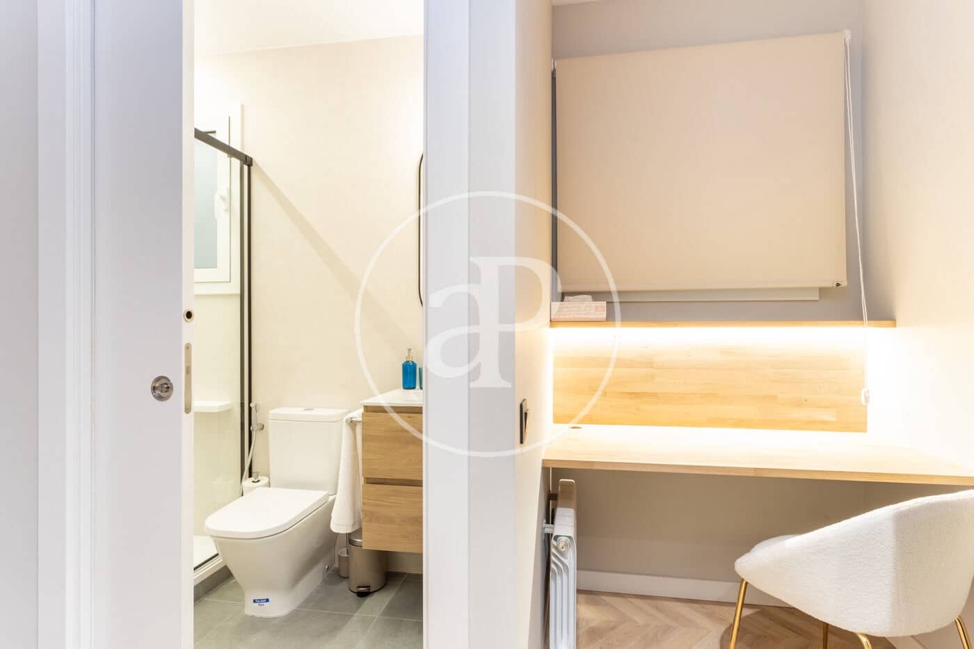 2 slaapkamer Appartement te huur in Barcelona stad - € 2.650 (Ref: 9911043)
