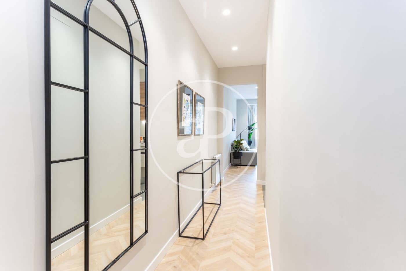 2 slaapkamer Appartement te huur in Barcelona stad - € 2.650 (Ref: 9911043)