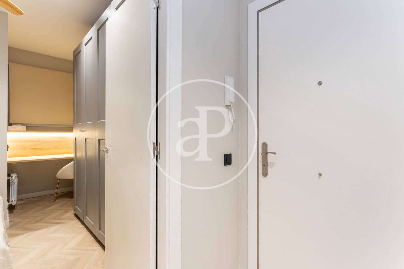 2 slaapkamer Appartement te huur in Barcelona stad - € 2.650 (Ref: 9911043)