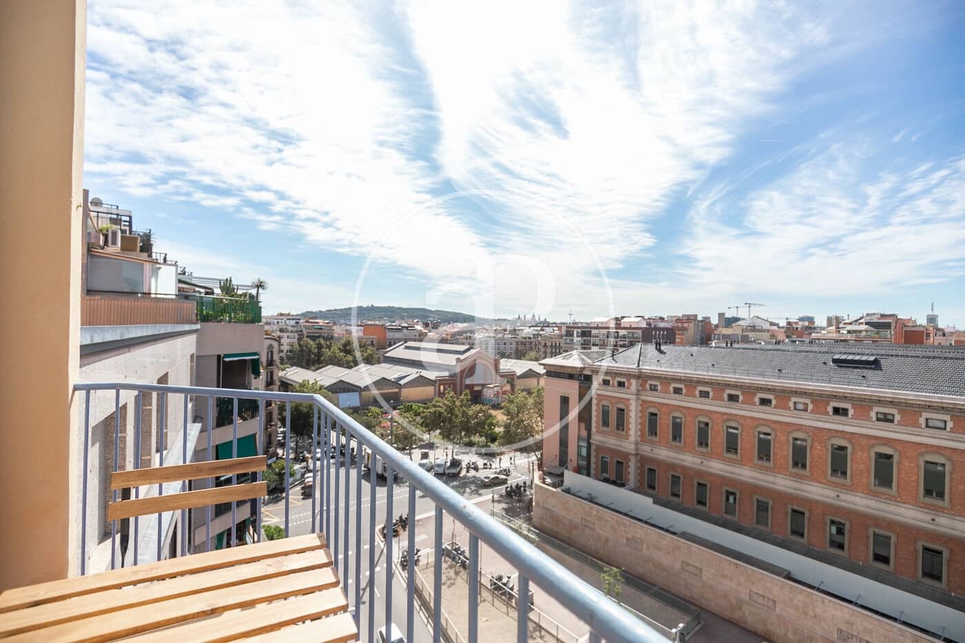3 slaapkamer Appartement te huur in Barcelona stad - € 3.000 (Ref: 9911044)