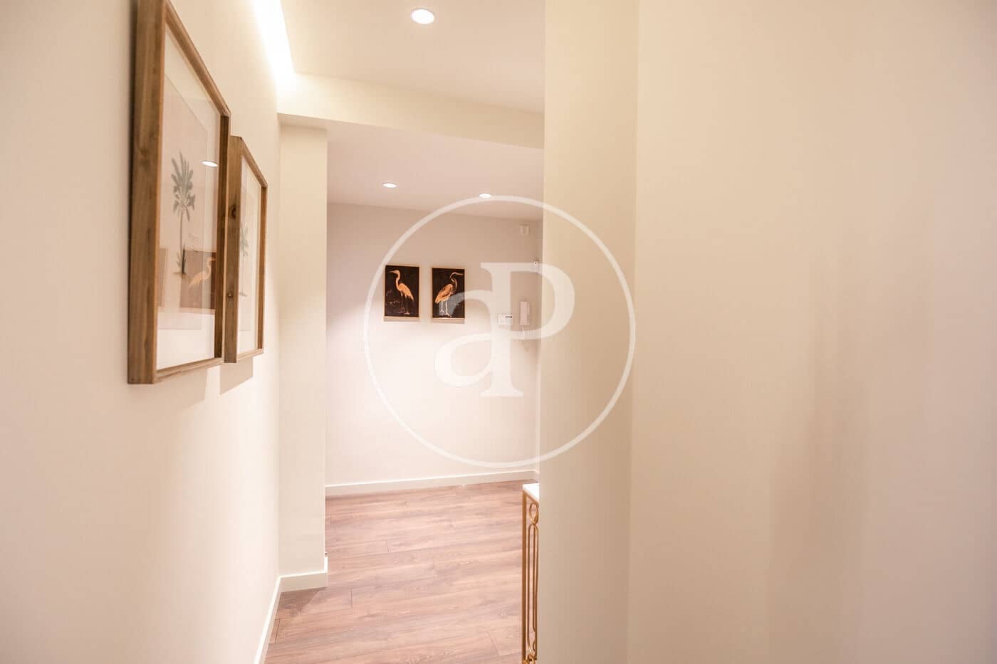 3 slaapkamer Appartement te huur in Barcelona stad - € 3.000 (Ref: 9911044)