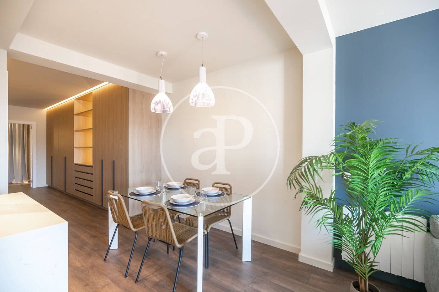 3 slaapkamer Appartement te huur in Barcelona stad - € 3.000 (Ref: 9911044)