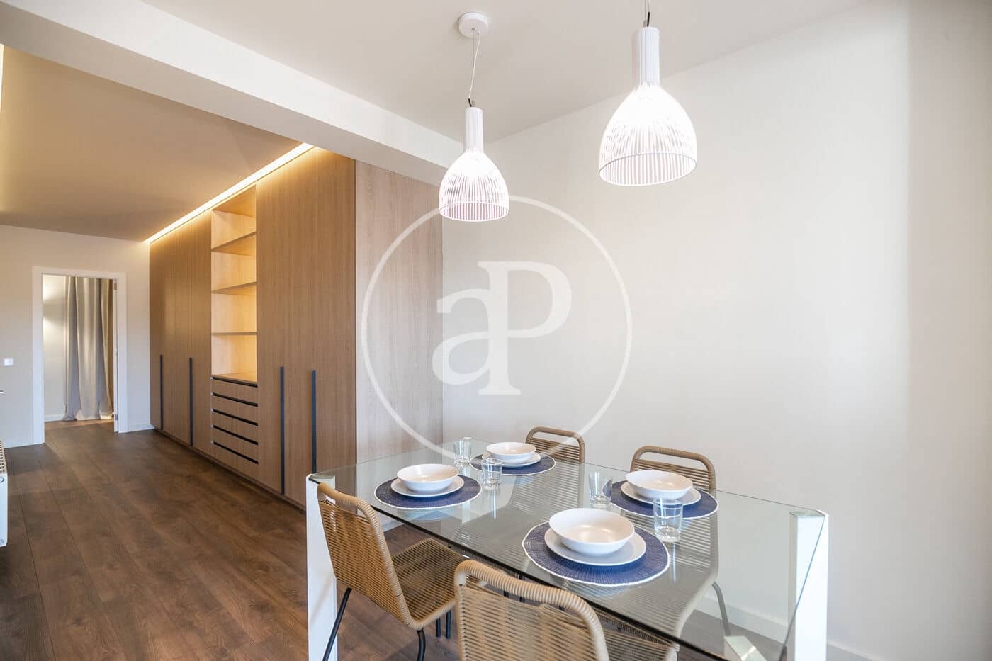 3 slaapkamer Appartement te huur in Barcelona stad - € 3.000 (Ref: 9911044)