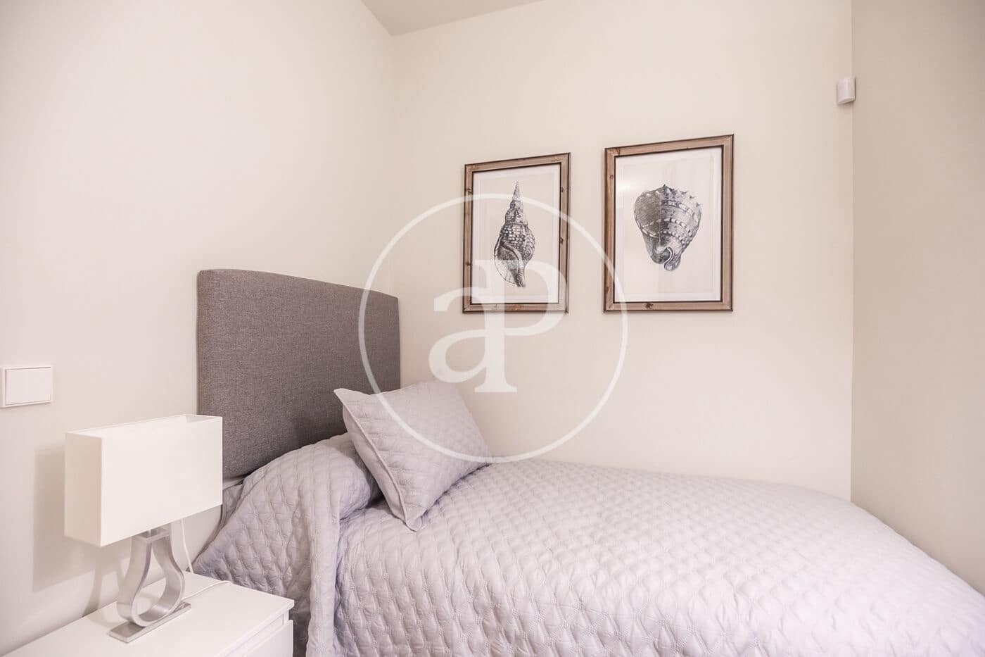 3 slaapkamer Appartement te huur in Barcelona stad - € 3.000 (Ref: 9911044)