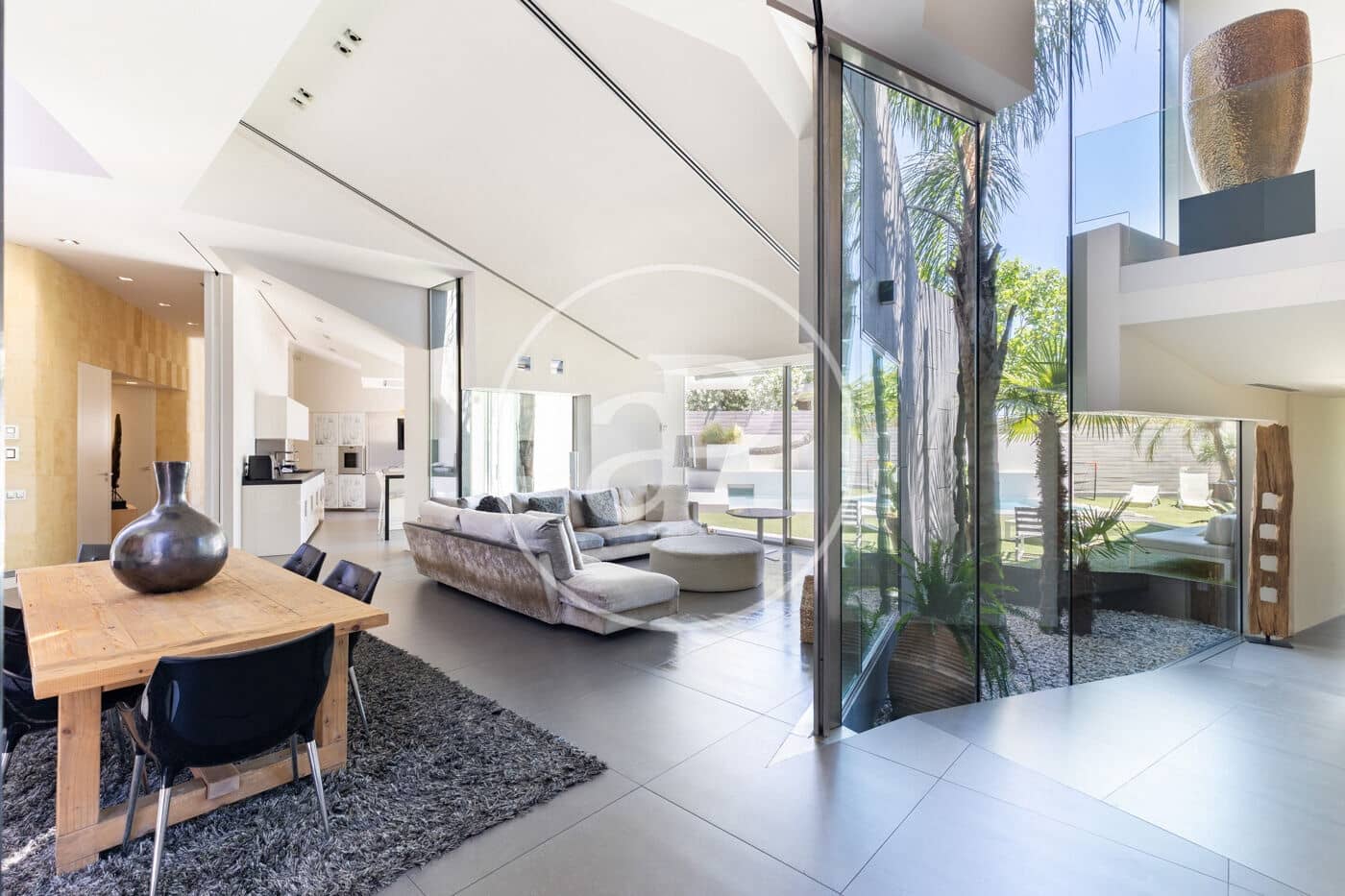 4 bedroom Villa for sale in Sant Cugat del Valles with pool - € 2,575,000 (Ref: 9913160)