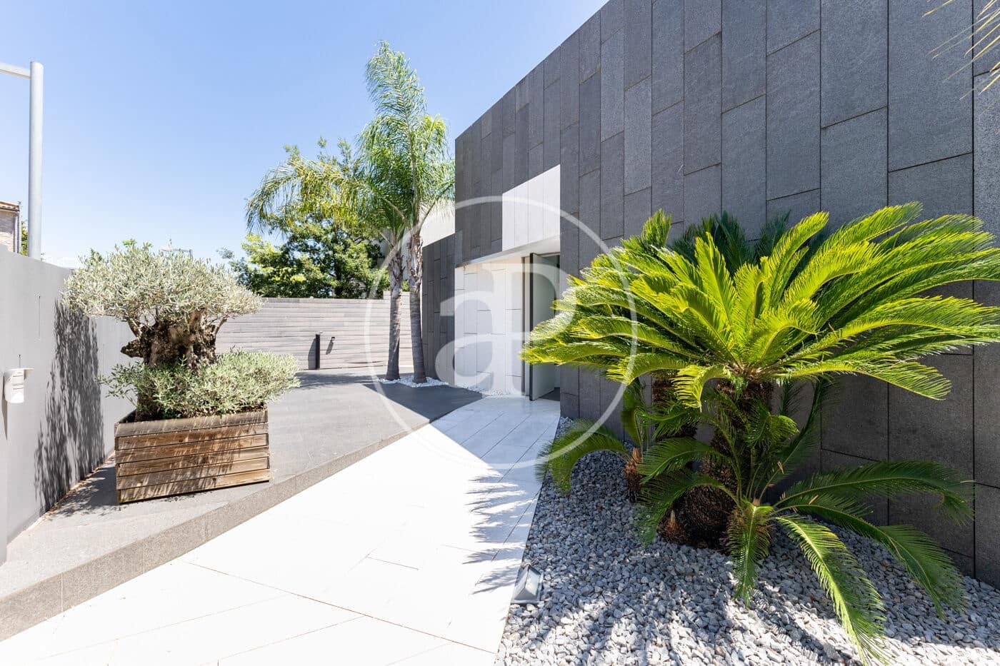 4 bedroom Villa for sale in Sant Cugat del Valles with pool - € 2,575,000 (Ref: 9913160)