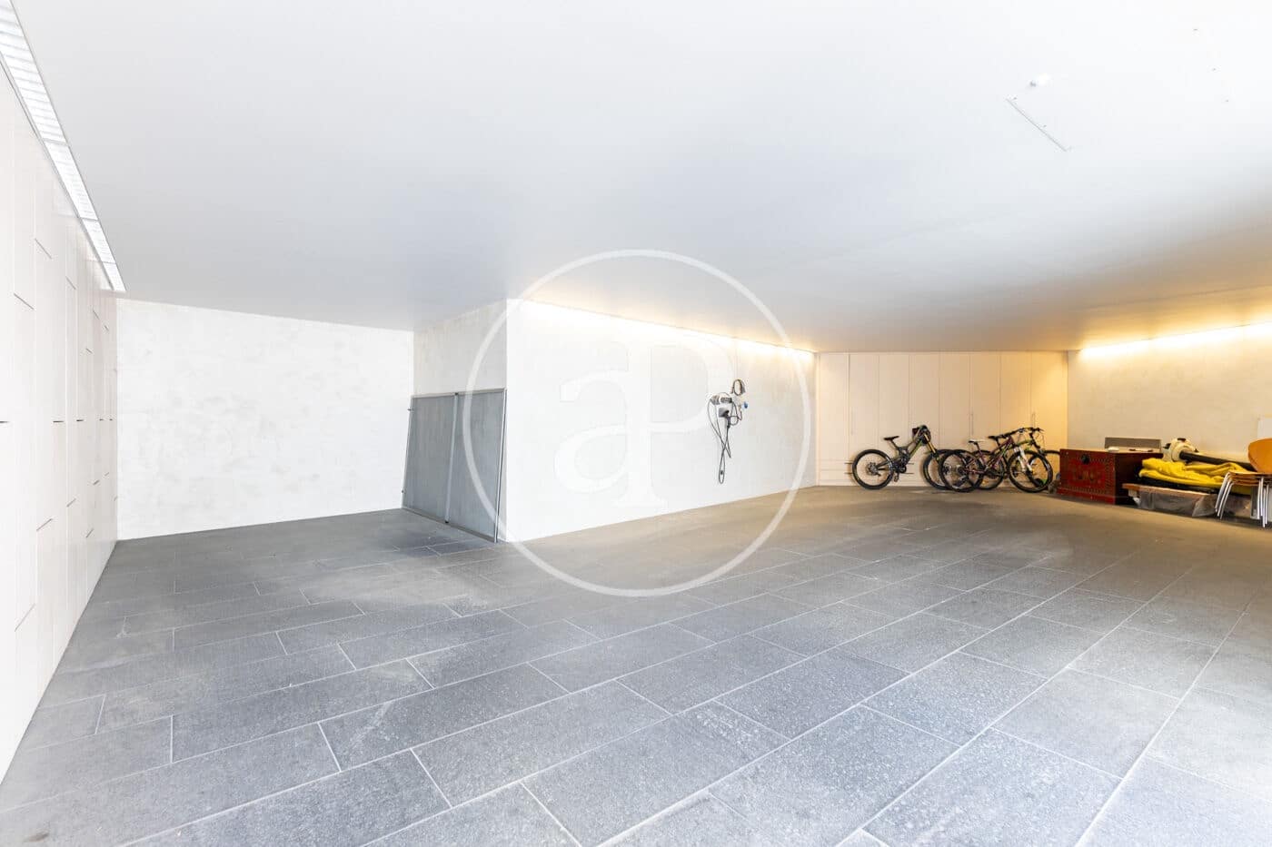 4 bedroom Villa for sale in Sant Cugat del Valles with pool - € 2,575,000 (Ref: 9913160)