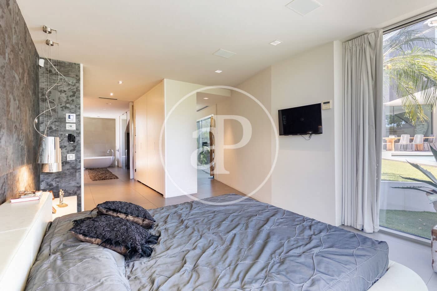 4 bedroom Villa for sale in Sant Cugat del Valles with pool - € 2,575,000 (Ref: 9913160)