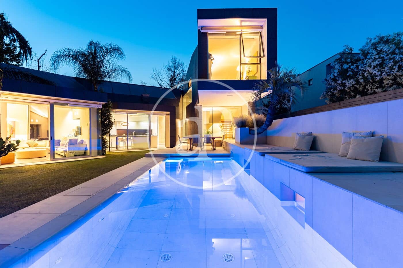4 bedroom Villa for sale in Sant Cugat del Valles with pool - € 2,575,000 (Ref: 9913160)