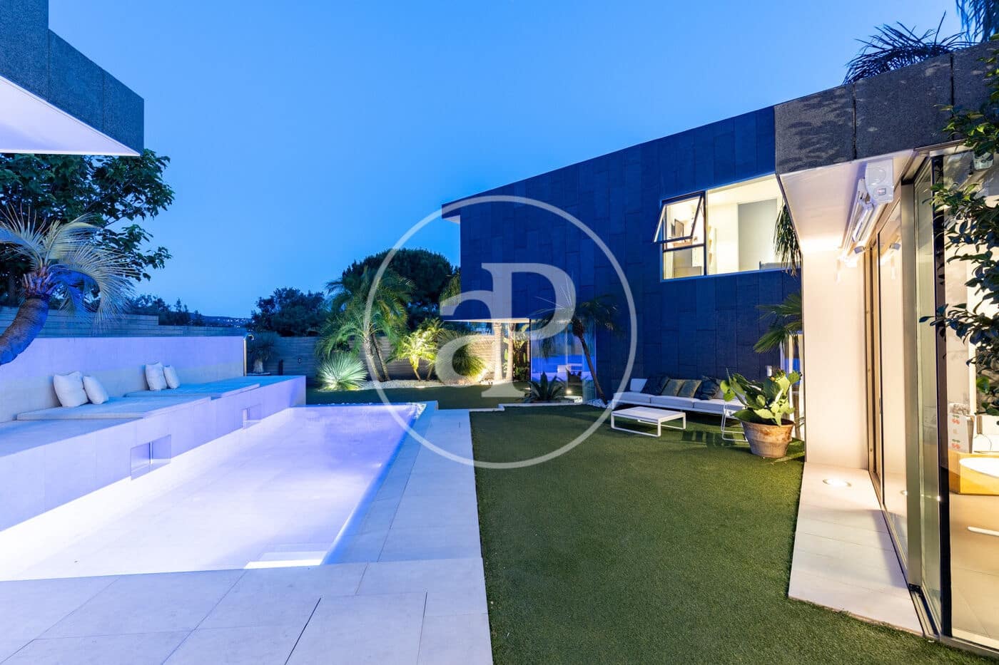 4 bedroom Villa for sale in Sant Cugat del Valles with pool - € 2,575,000 (Ref: 9913160)