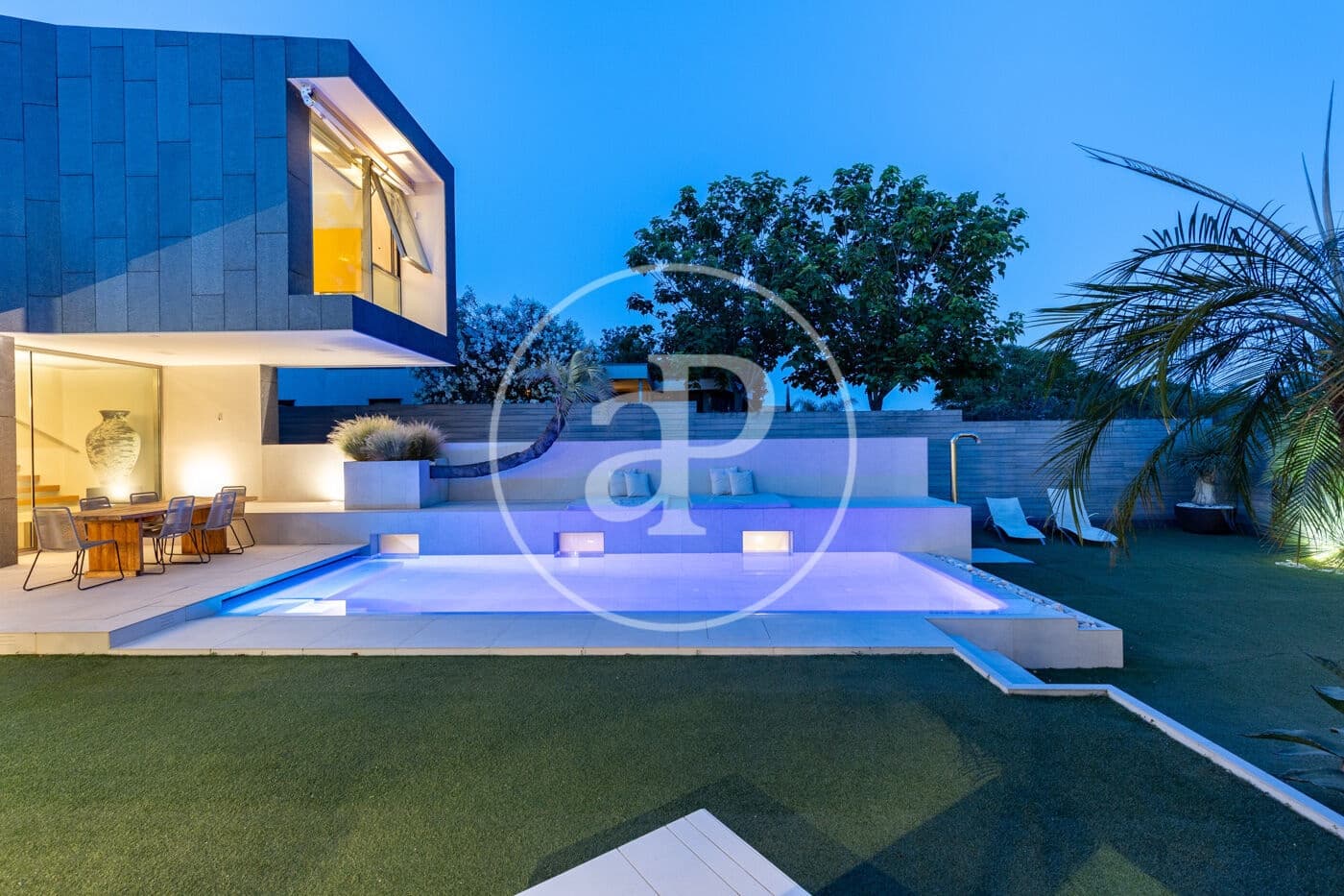 4 bedroom Villa for sale in Sant Cugat del Valles with pool - € 2,575,000 (Ref: 9913160)