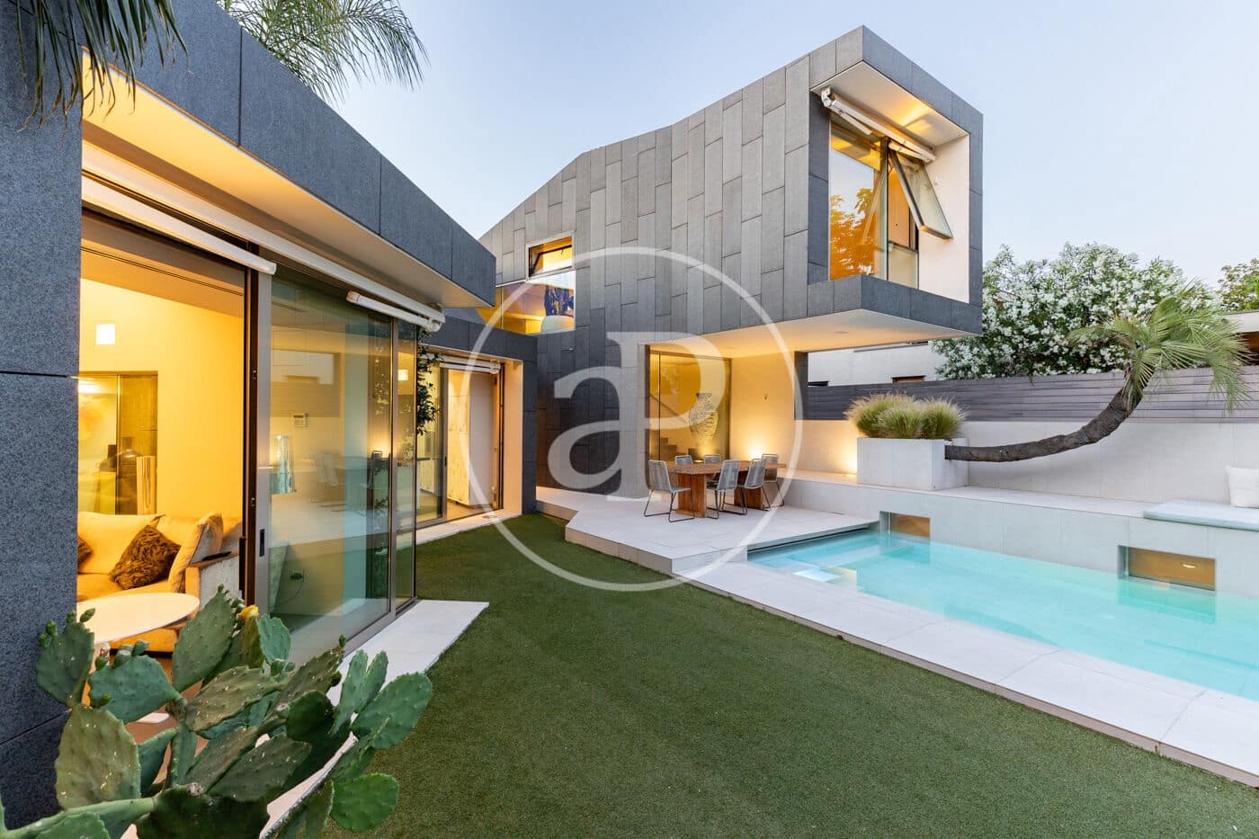 4 bedroom Villa for sale in Sant Cugat del Valles with pool - € 2,575,000 (Ref: 9913160)