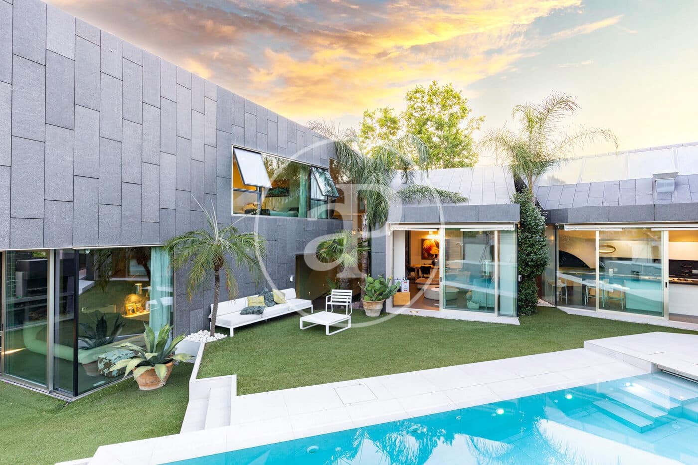 4 bedroom Villa for sale in Sant Cugat del Valles with pool - € 2,575,000 (Ref: 9913160)
